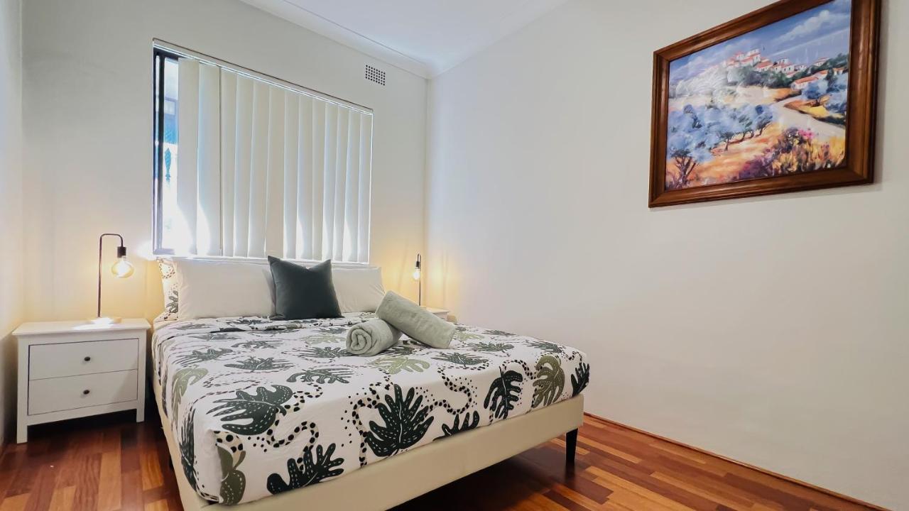 시드니 Carlton 3 Beds Unit - Free Parking 아파트 외부 사진